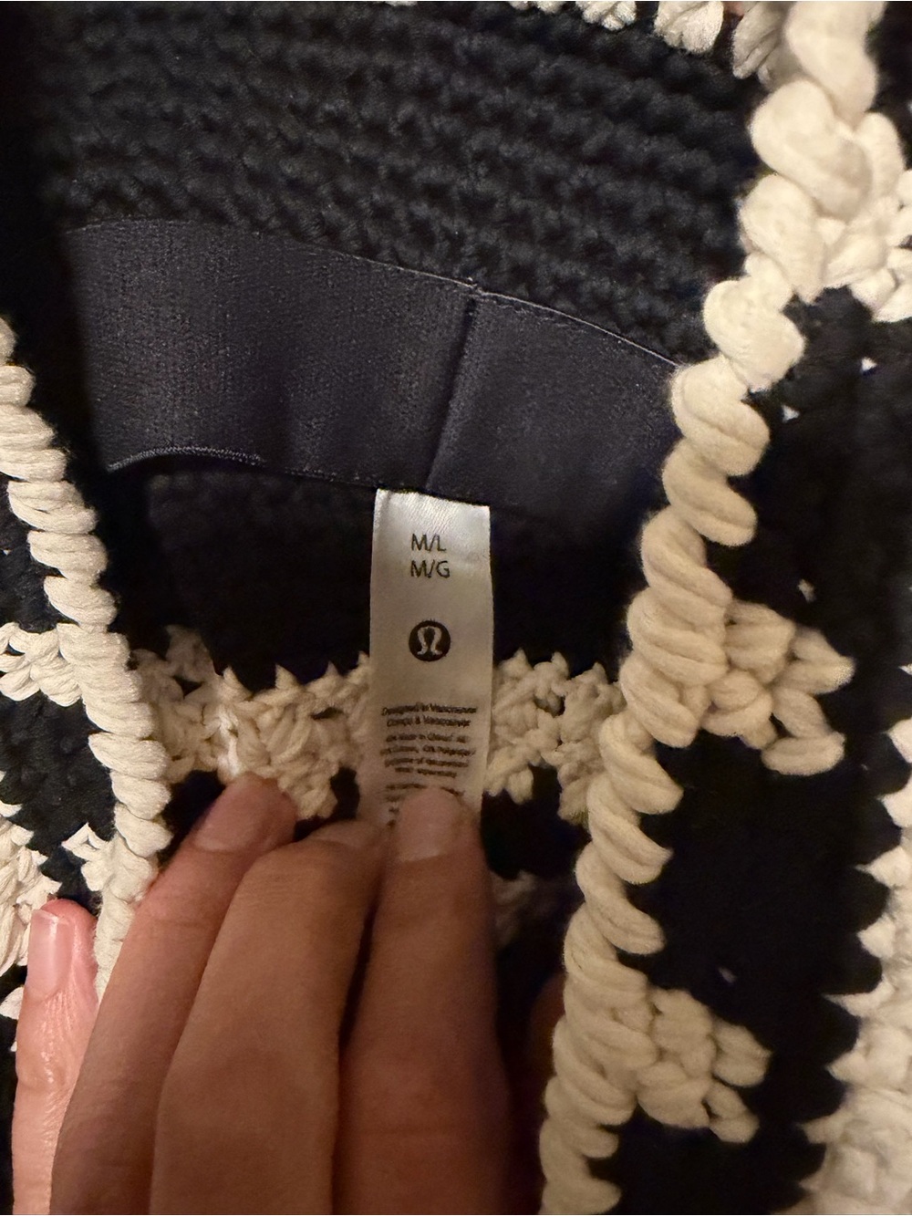 Lululemon black & Cream Crochet Bucket Hat - Women - Picture 4 of 4